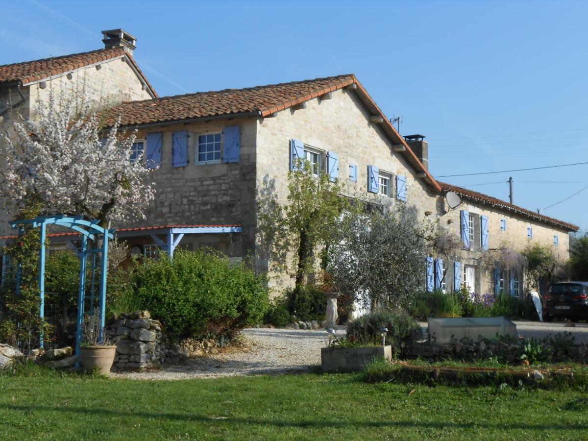 Chat Noir Gite Et Chambre D'Hotes Bed and Breakfast Genouille  Eksteriør billede